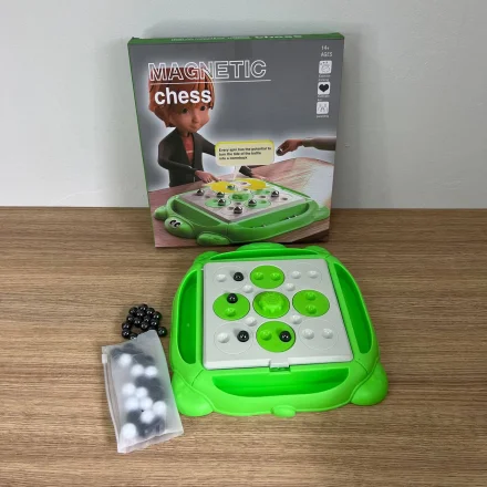 Детский набор настольных игр магнитные шахматы логическая игра